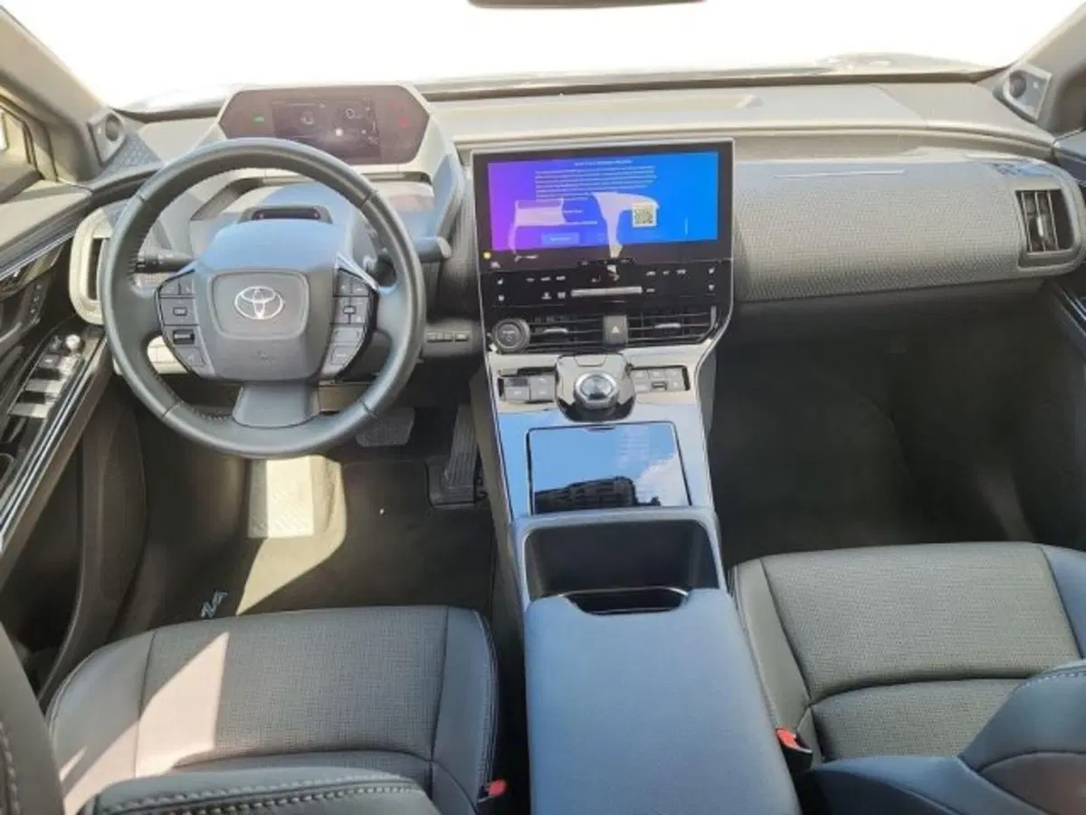 Toyota bZ4X usata a Roma (17)