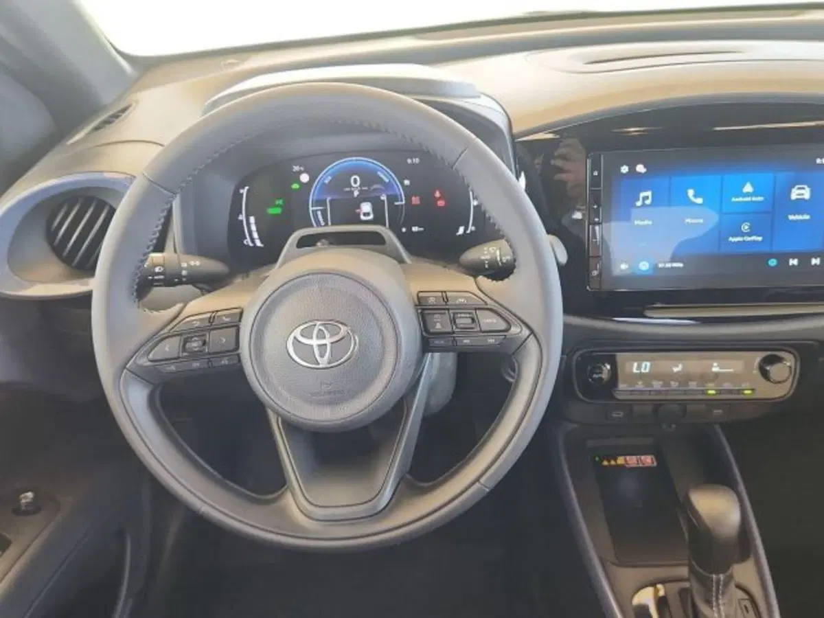 Toyota Aygo X nuova a Roma (8)