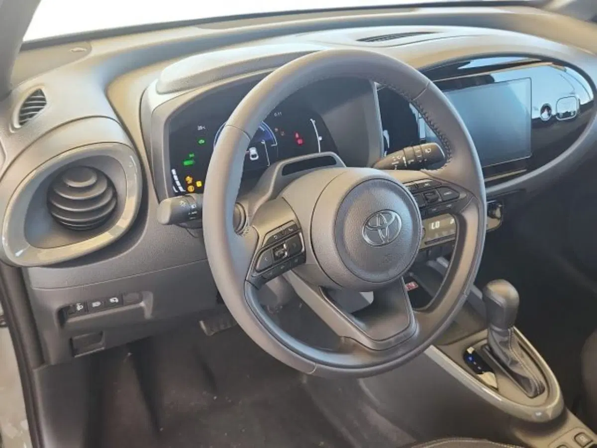 Toyota Aygo X nuova a Roma (7)