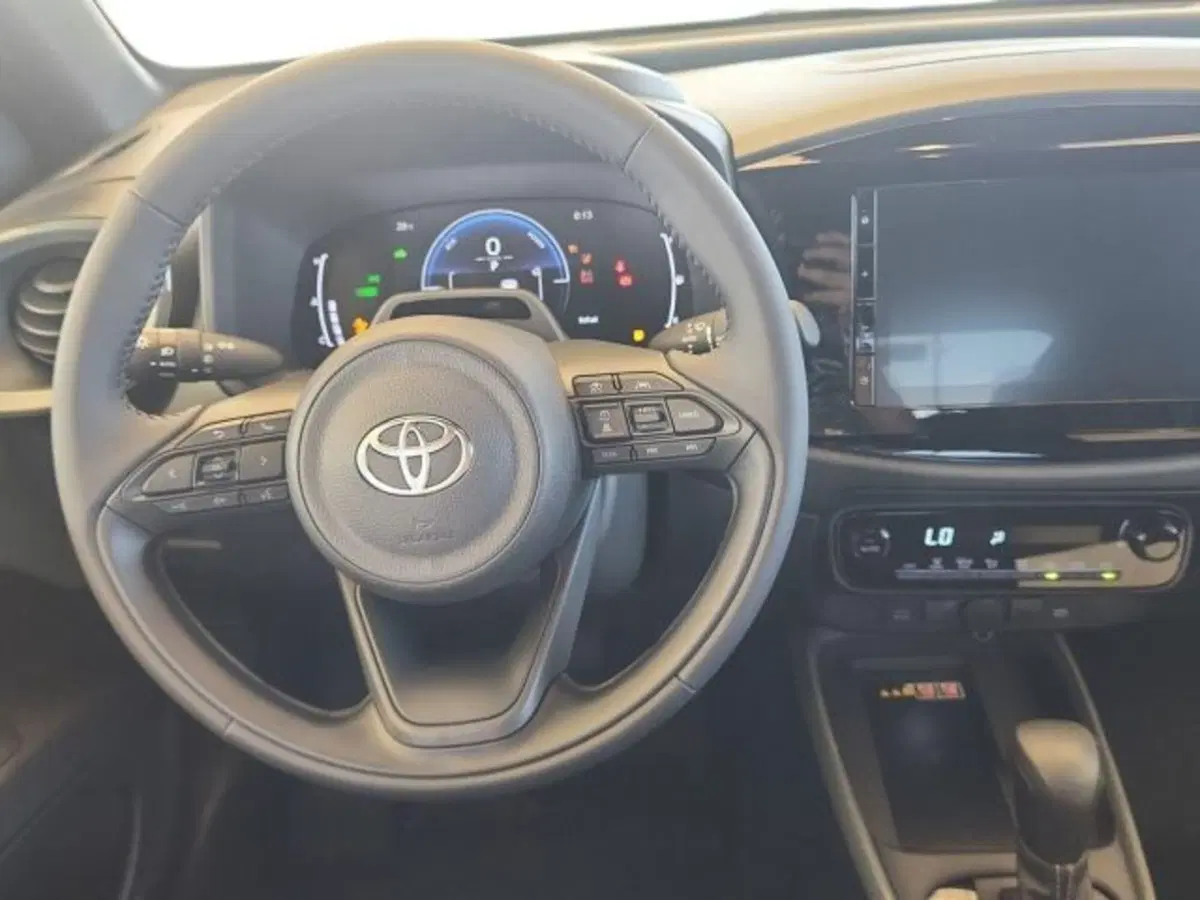 Toyota Aygo X nuova a Roma (8)