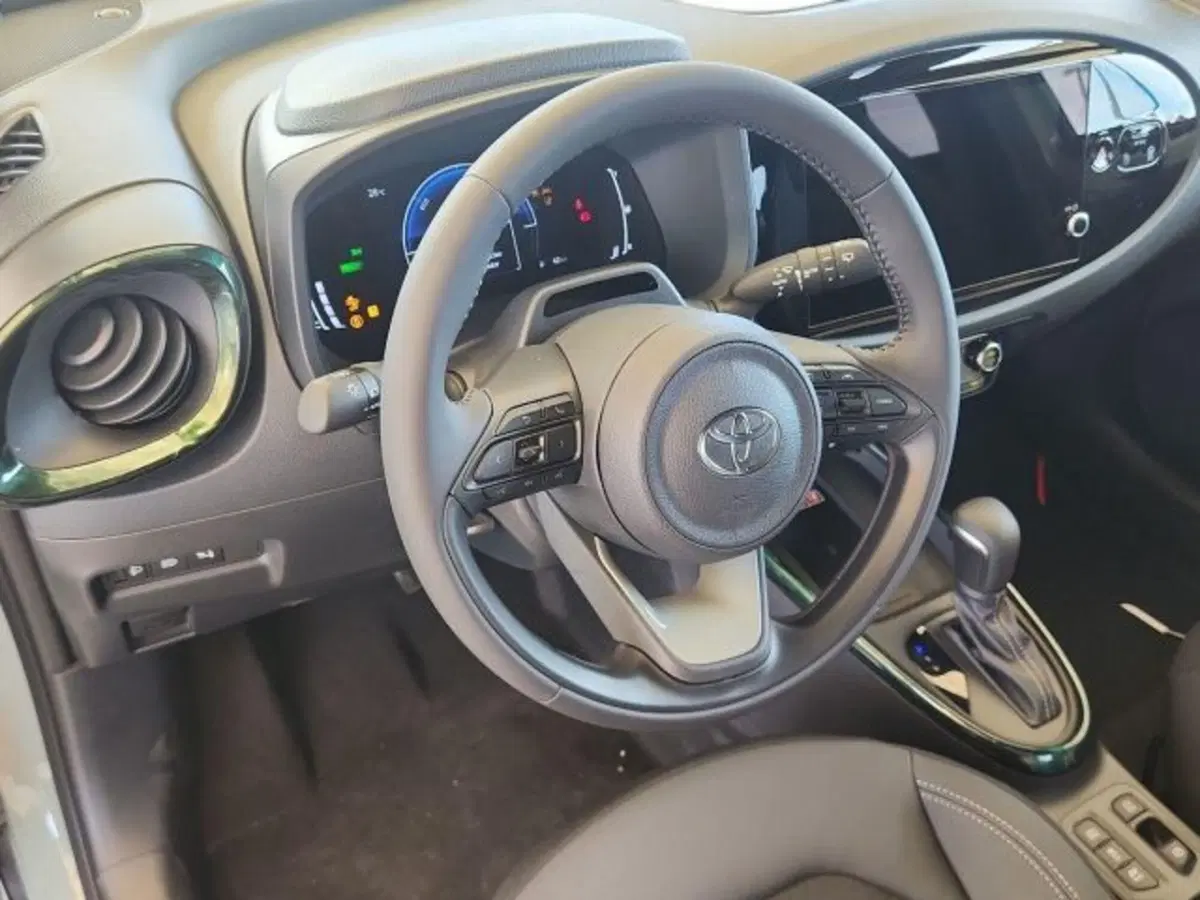 Toyota Aygo X nuova a Roma (7)