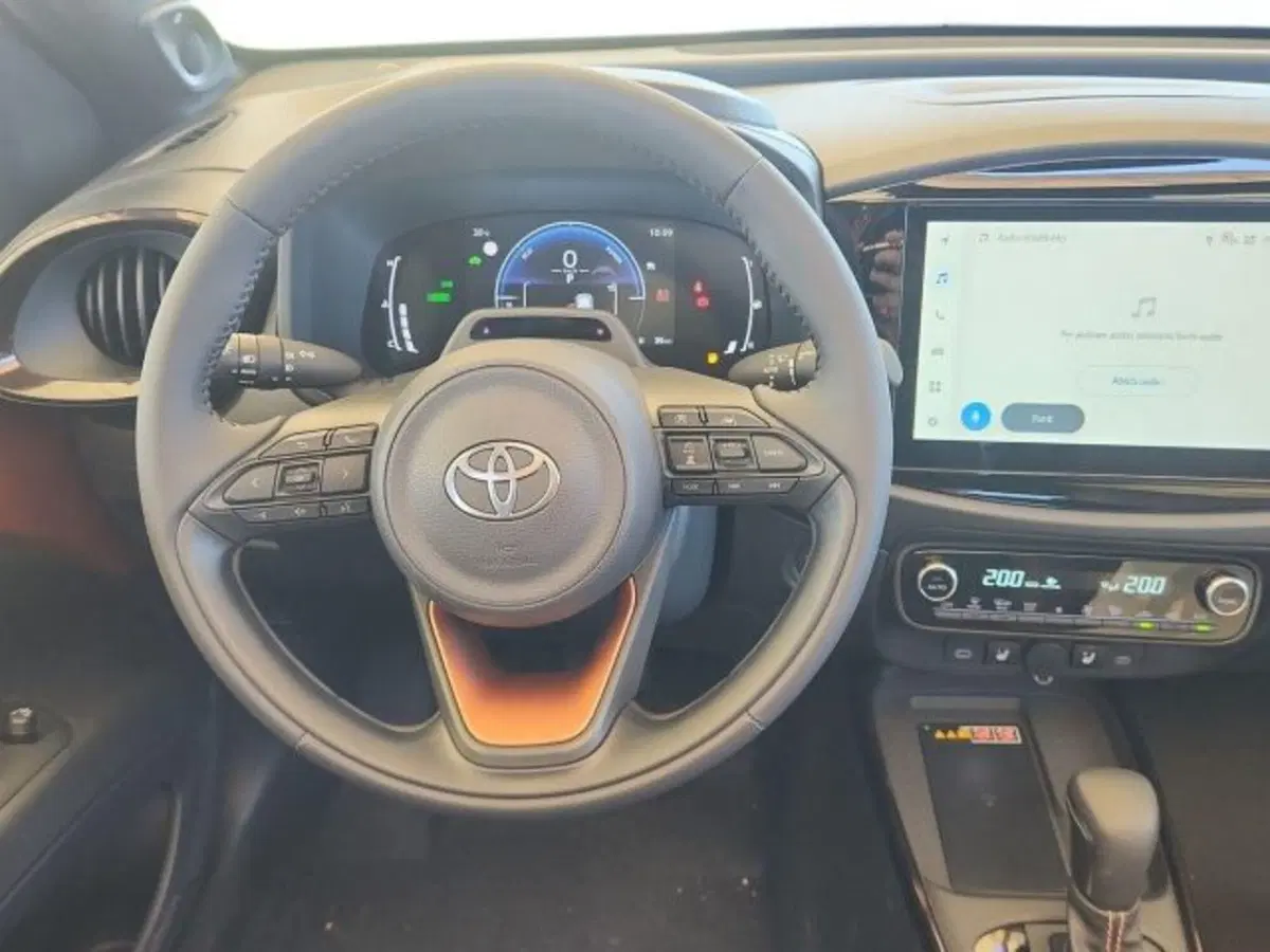 Toyota Aygo X nuova a Roma (8)