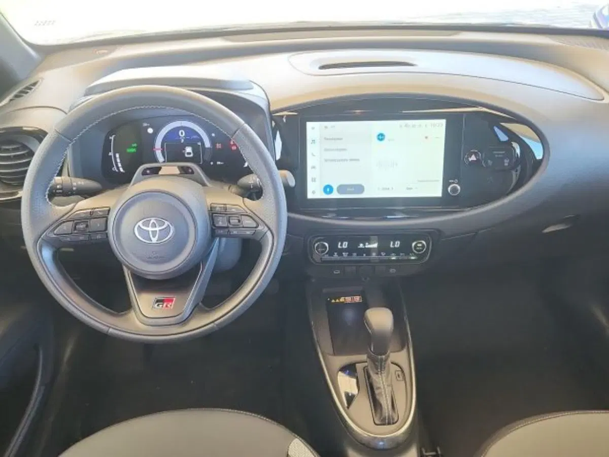 Toyota Aygo X nuova a Roma (10)