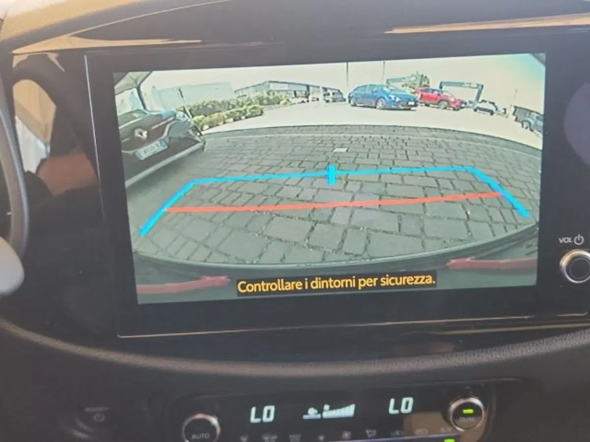Toyota Aygo X nuova a Roma (15)