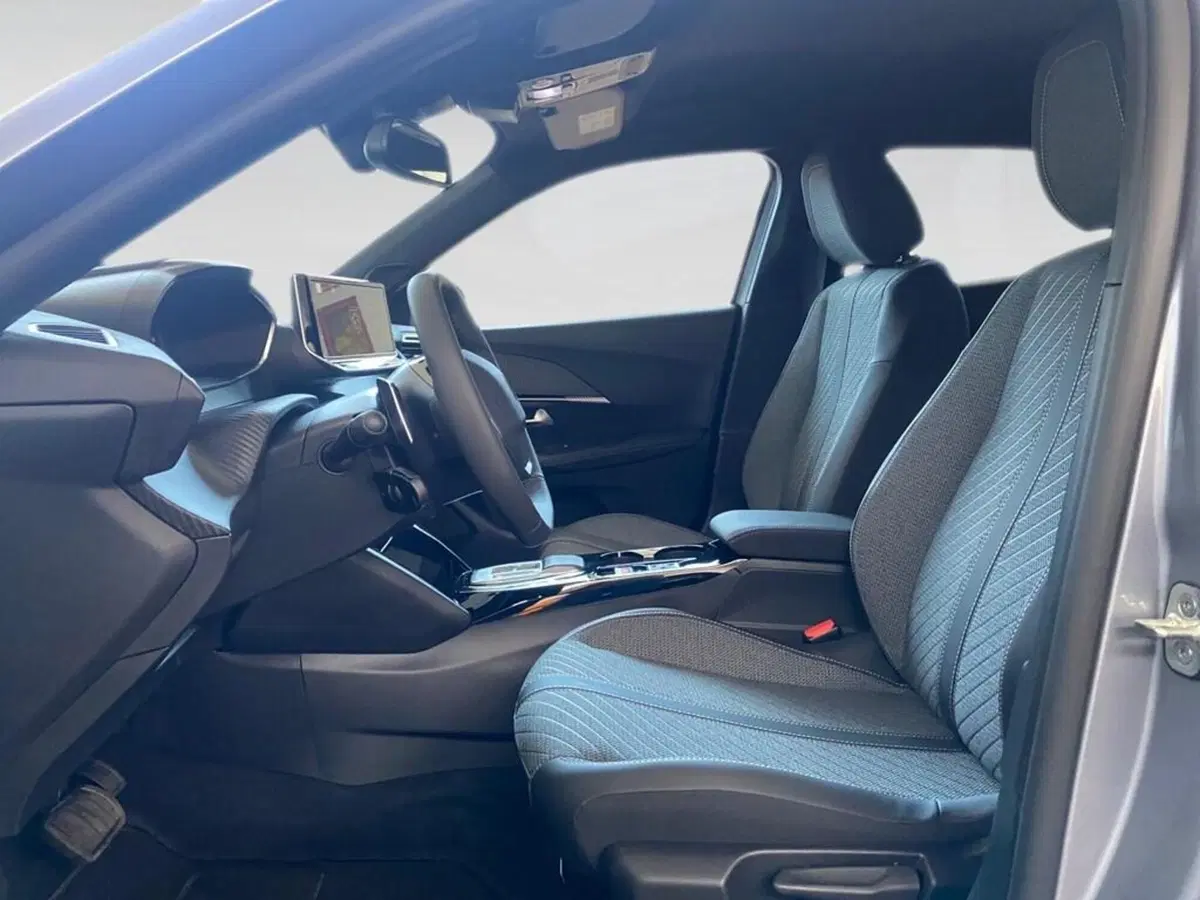 Peugeot 2008 nuova a Torino (7)