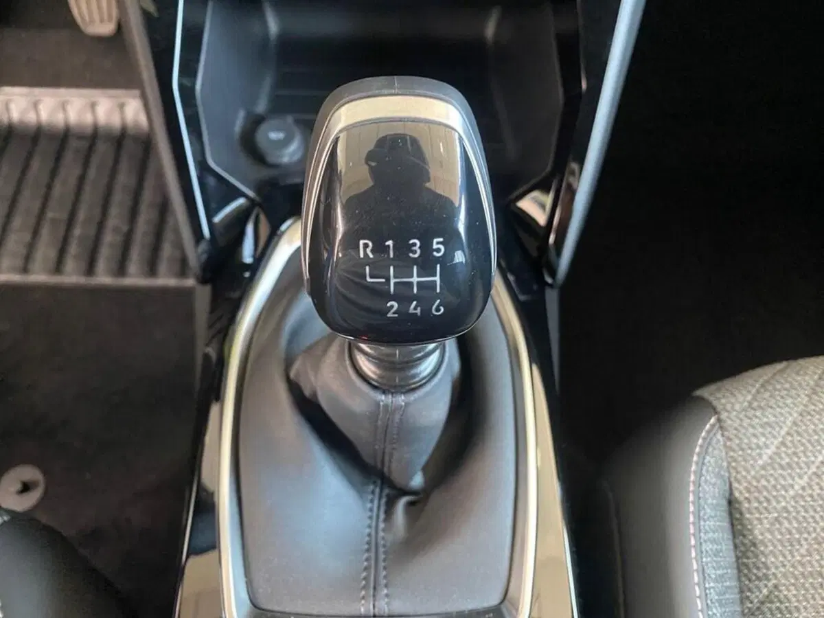 Peugeot 2008 nuova a Torino (12)