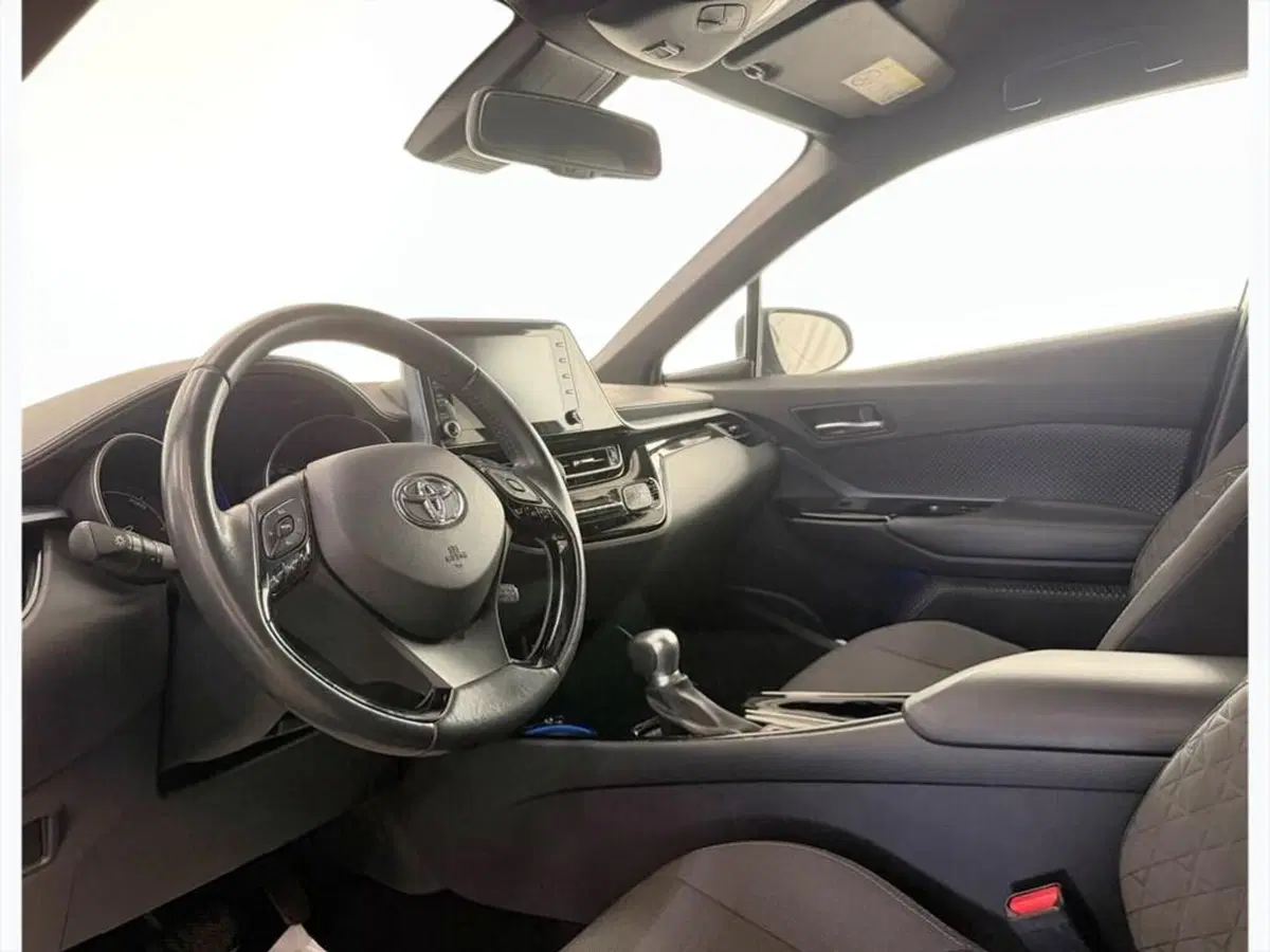Toyota Toyota C-HR usata a Monza e Brianza (11)