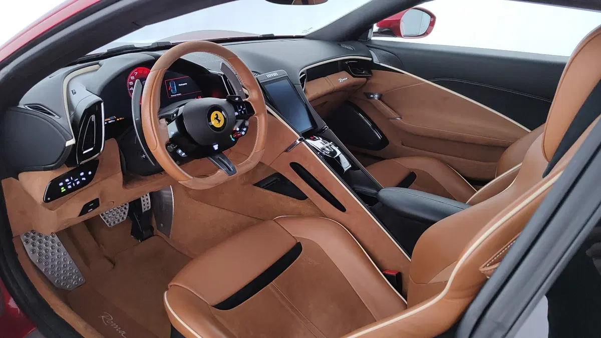 Ferrari Roma Coupé usata a Perugia (14)