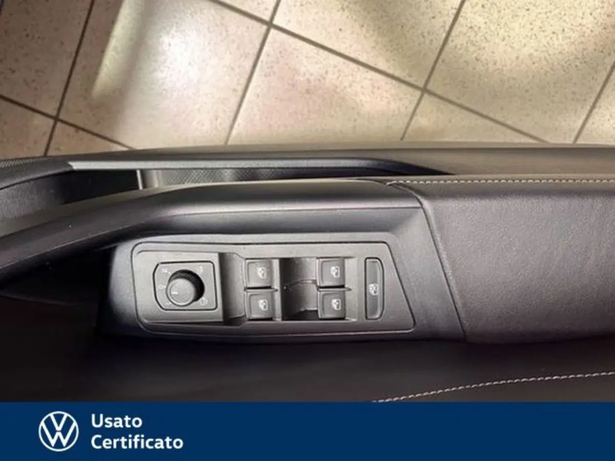 Volkswagen T-Roc usata a Vicenza (14)