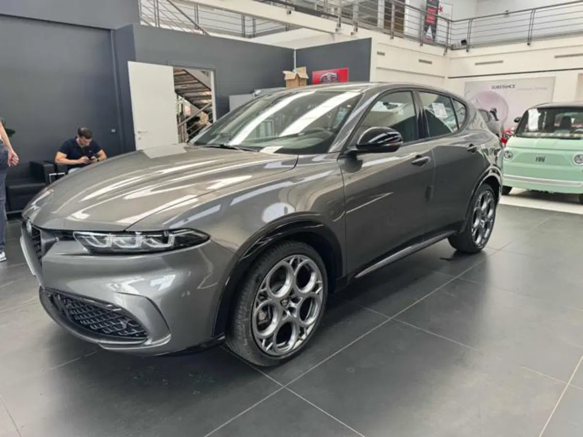 Alfa Romeo Tonale nuova a Vercelli (2)