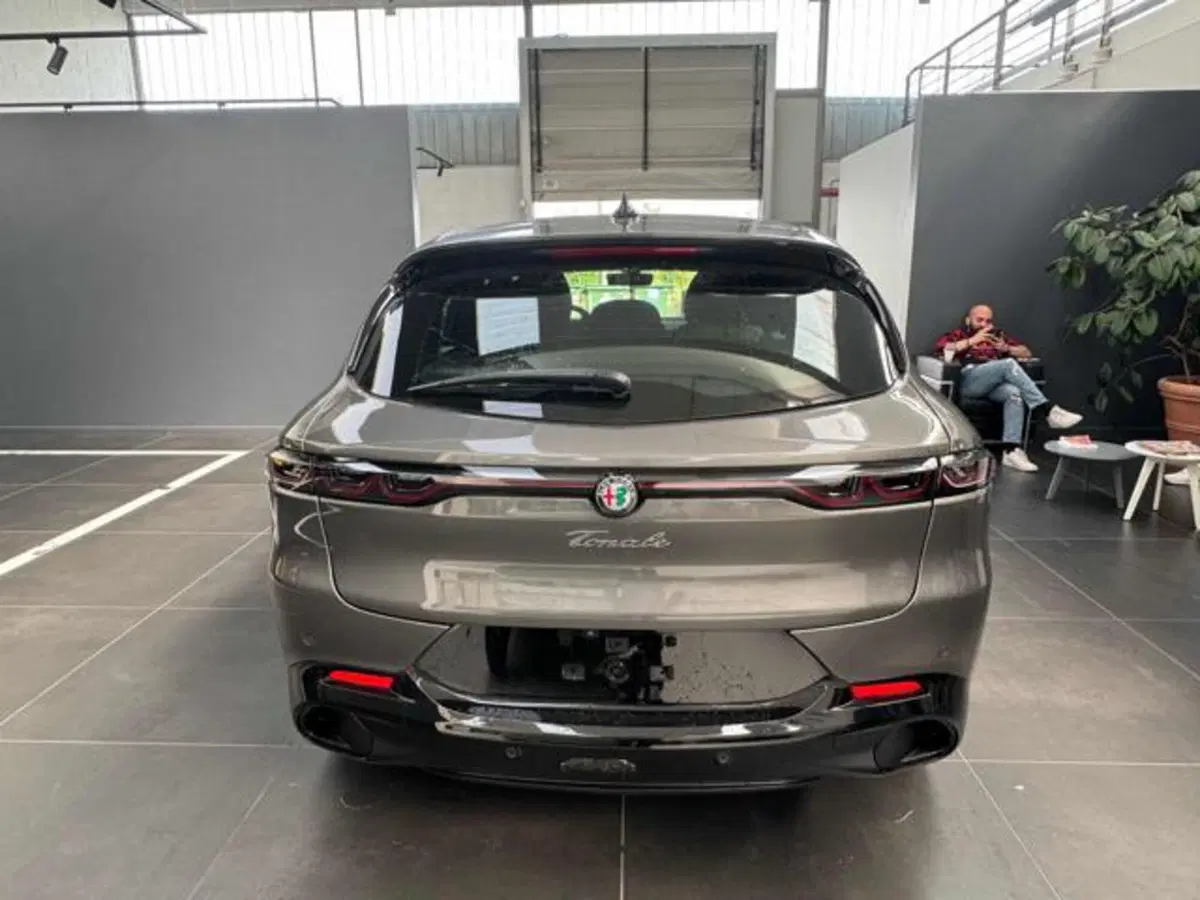 Alfa Romeo Tonale nuova a Vercelli (5)