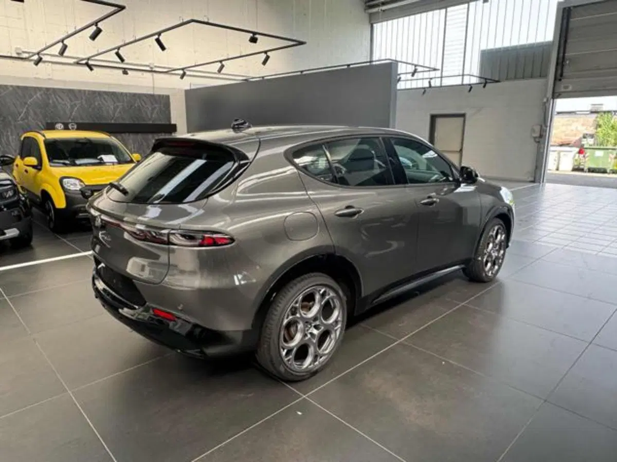 Alfa Romeo Tonale nuova a Vercelli (6)