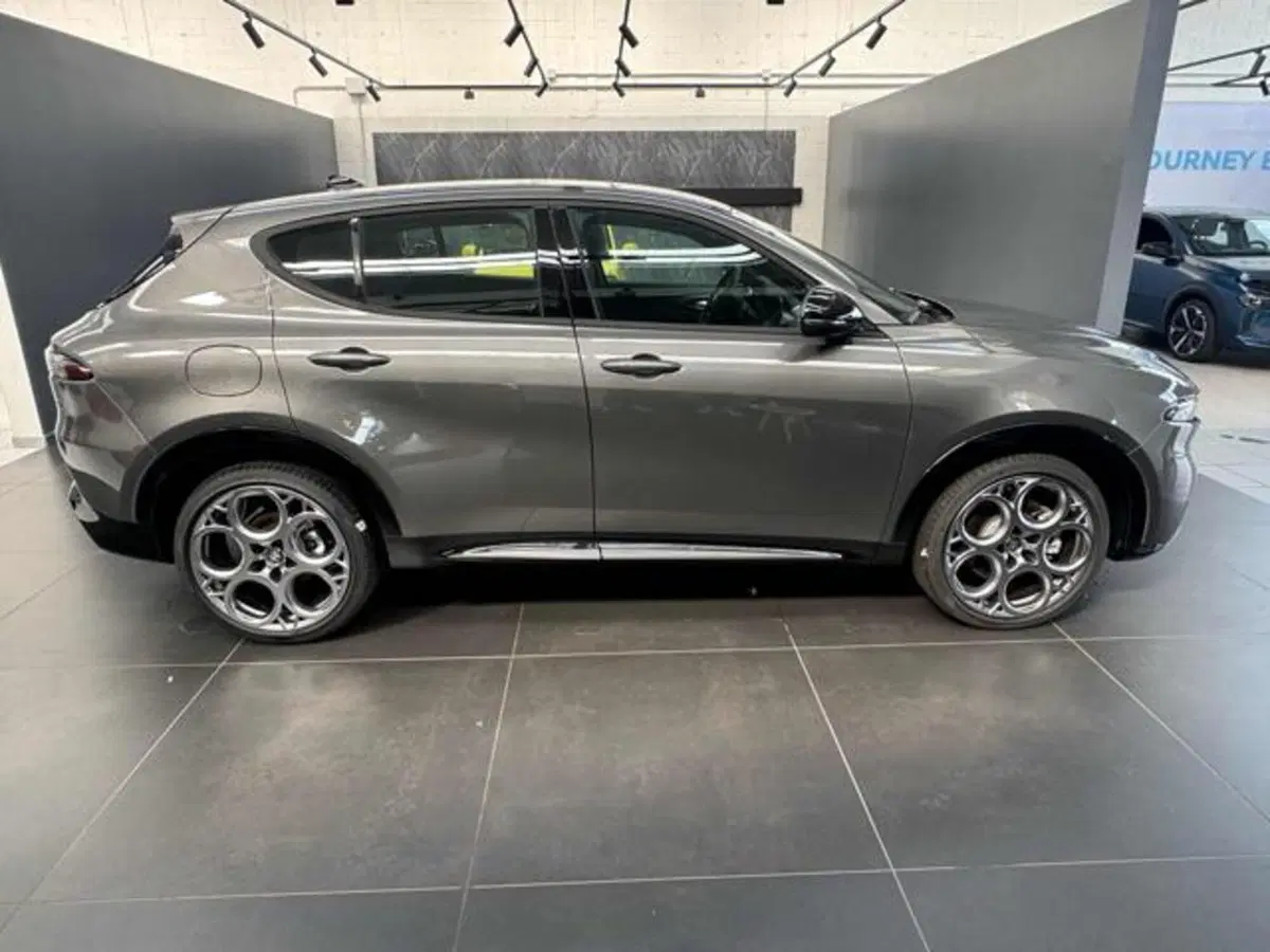 Alfa Romeo Tonale nuova a Vercelli (8)