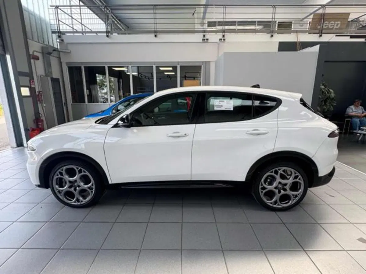 Alfa Romeo Tonale nuova a Vercelli (4)