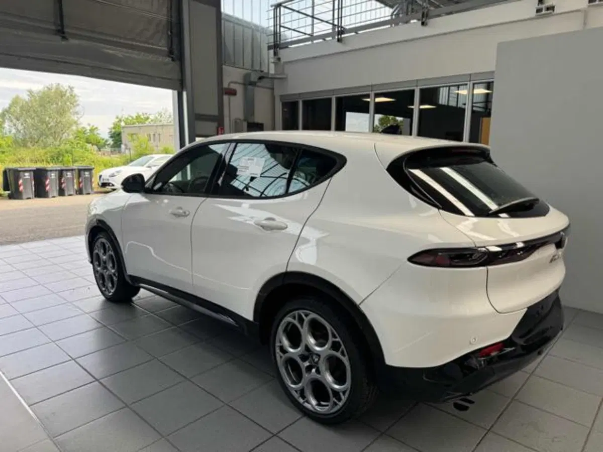 Alfa Romeo Tonale nuova a Vercelli (5)