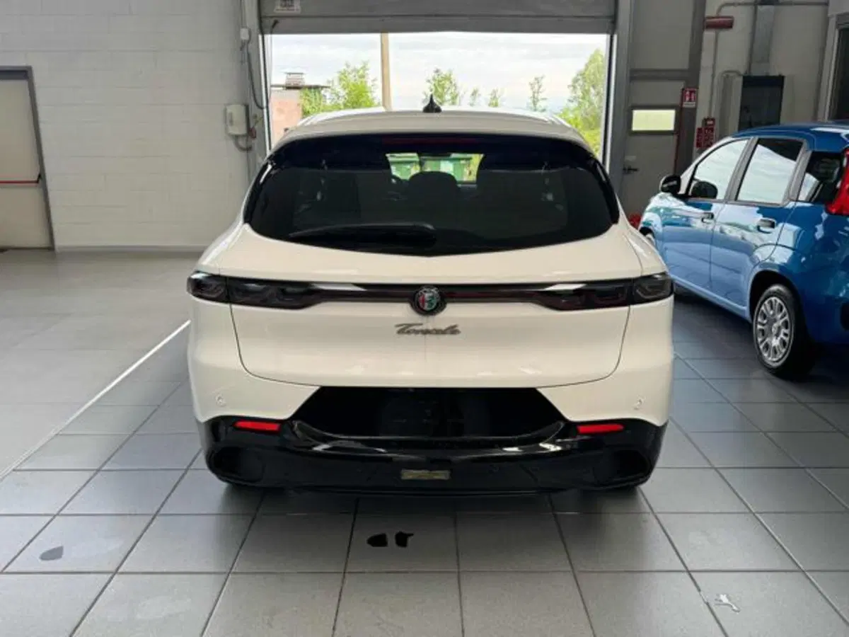 Alfa Romeo Tonale nuova a Vercelli (7)