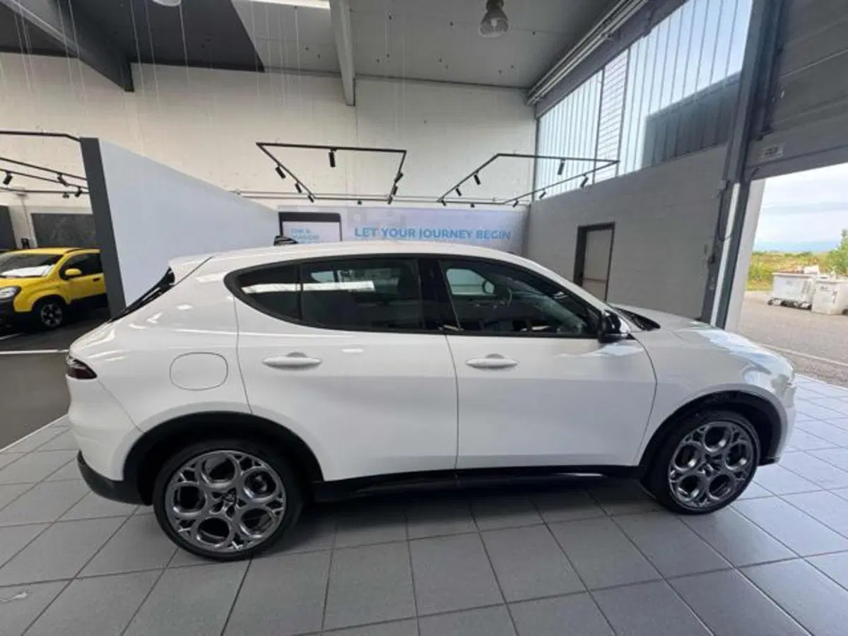 Alfa Romeo Tonale nuova a Vercelli (8)