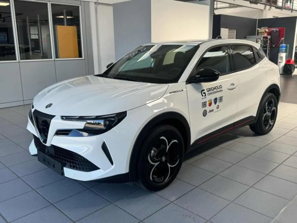 Alfa Romeo Junior nuova a Vercelli (3)