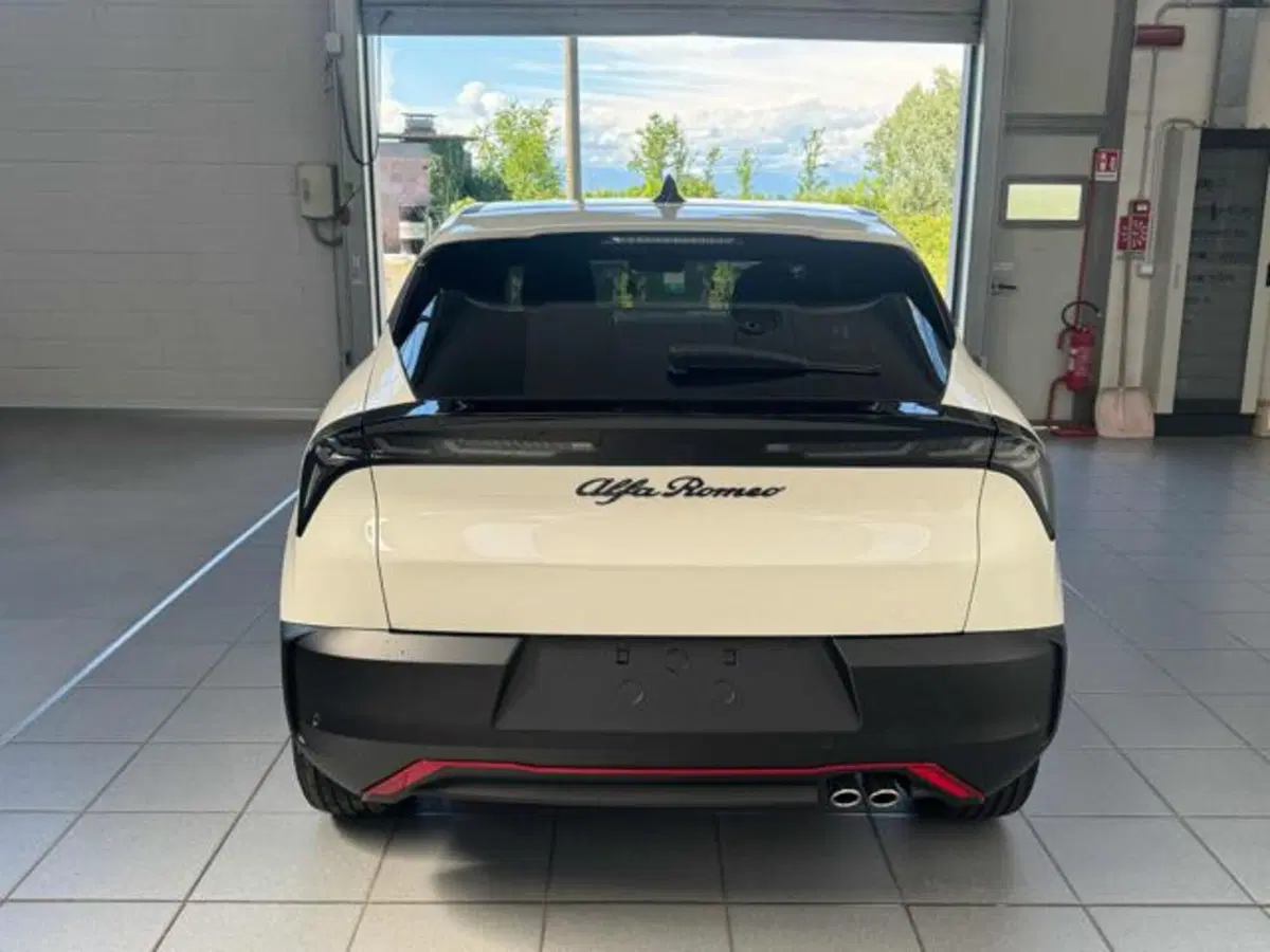 Alfa Romeo Junior nuova a Vercelli (6)