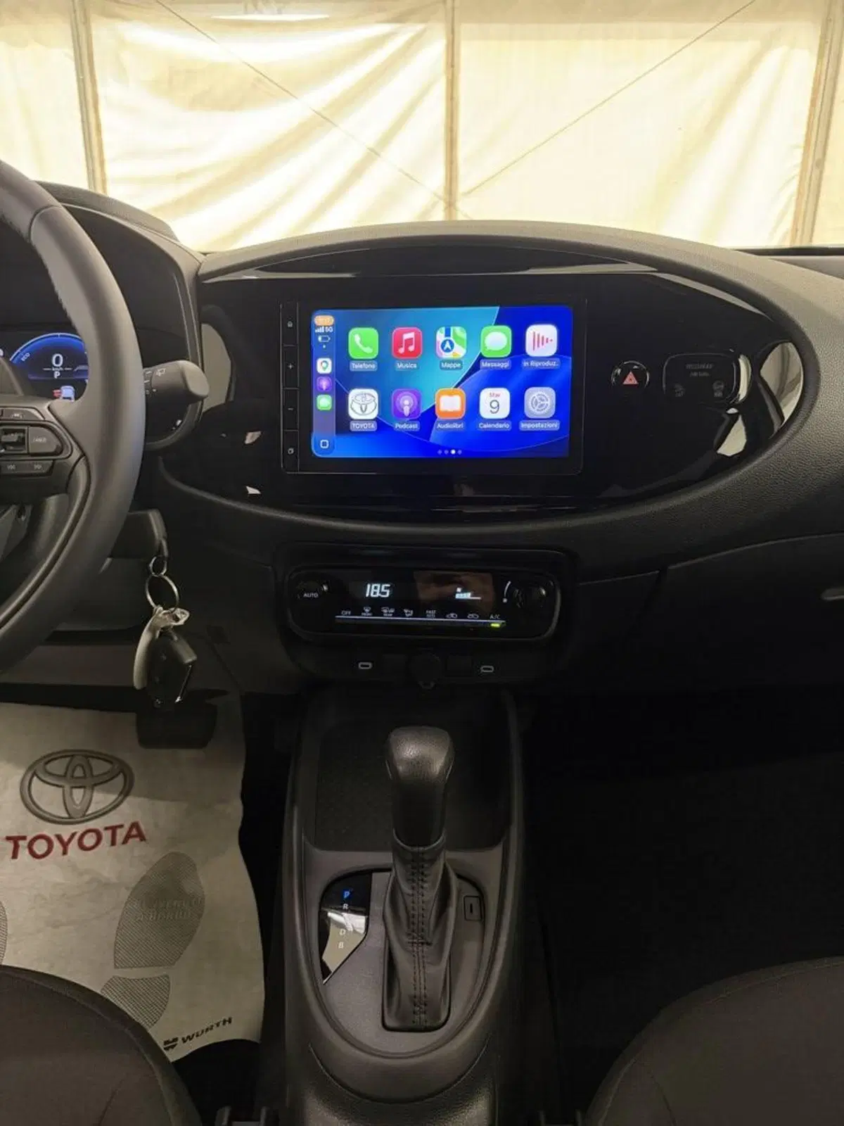 Toyota Aygo X nuova a Monza e Brianza (12)