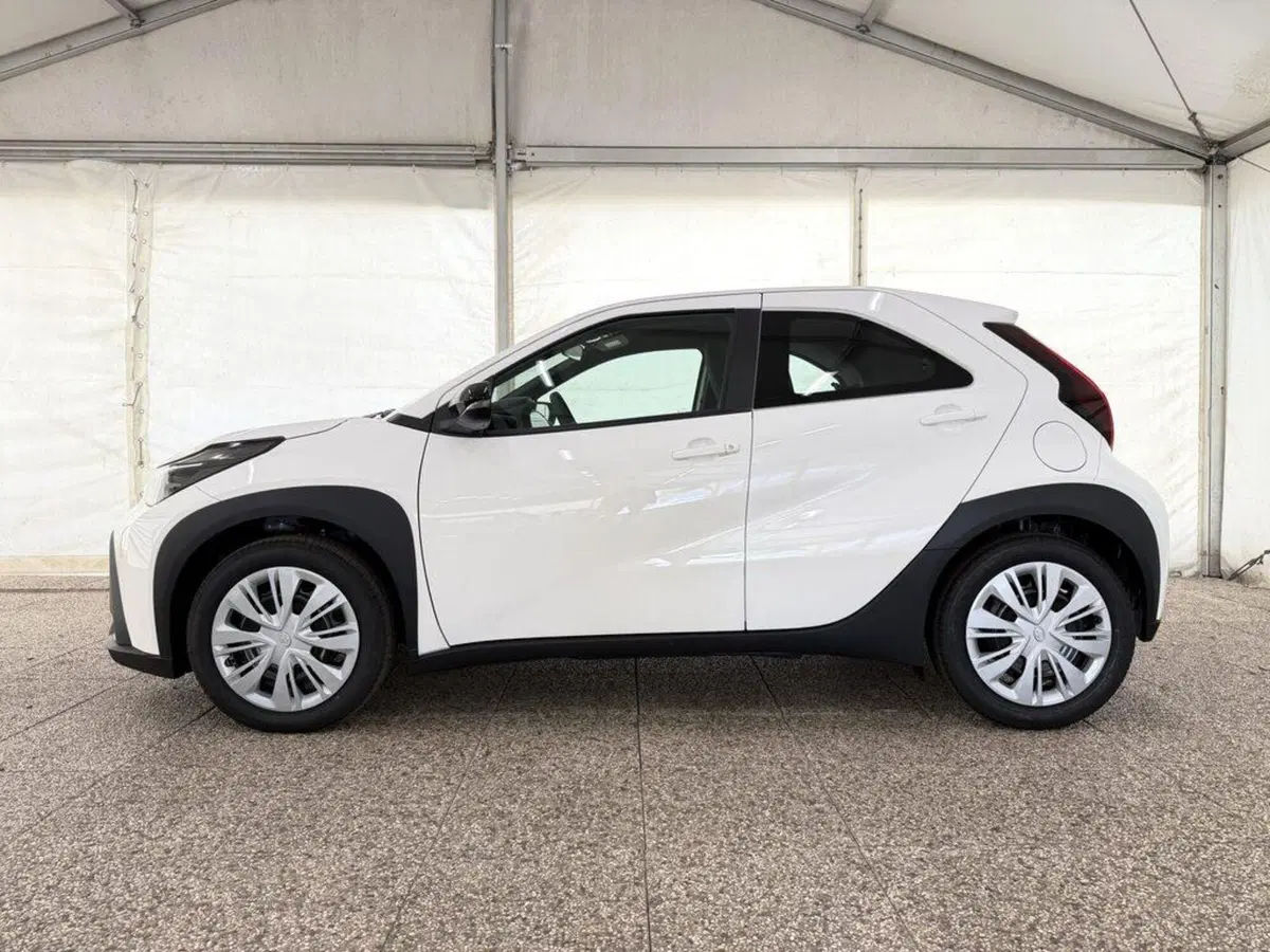 Toyota Aygo X nuova a Monza e Brianza (3)