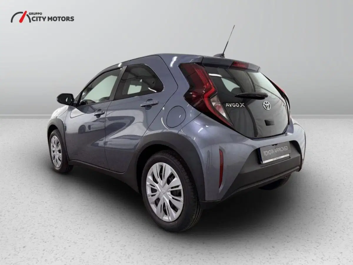 Toyota Aygo X nuova a Monza e Brianza (4)