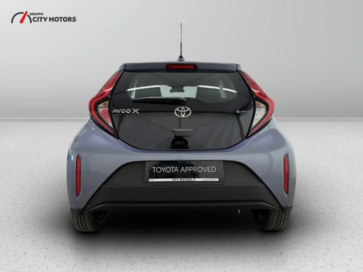 Toyota Aygo X nuova a Monza e Brianza (5)
