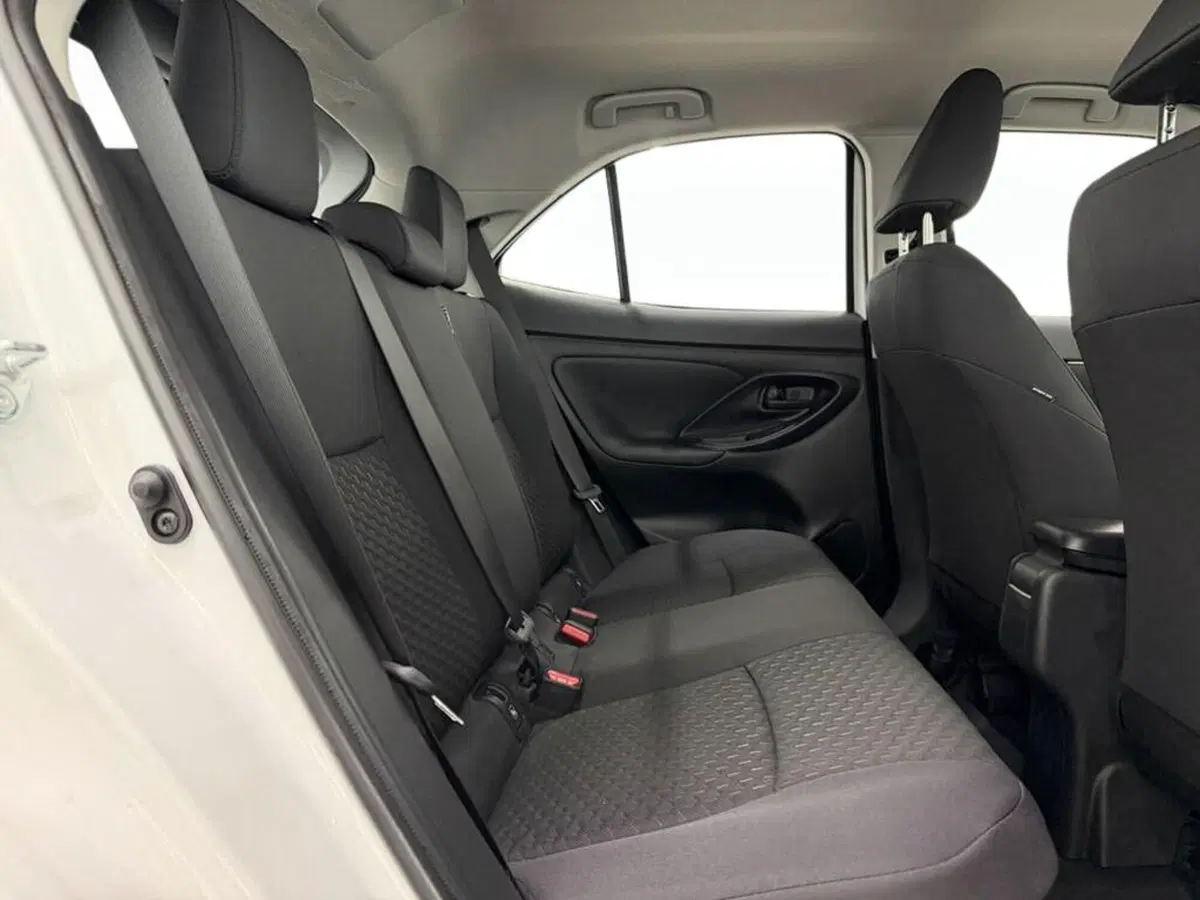 Toyota Yaris Cross nuova a Monza e Brianza (9)