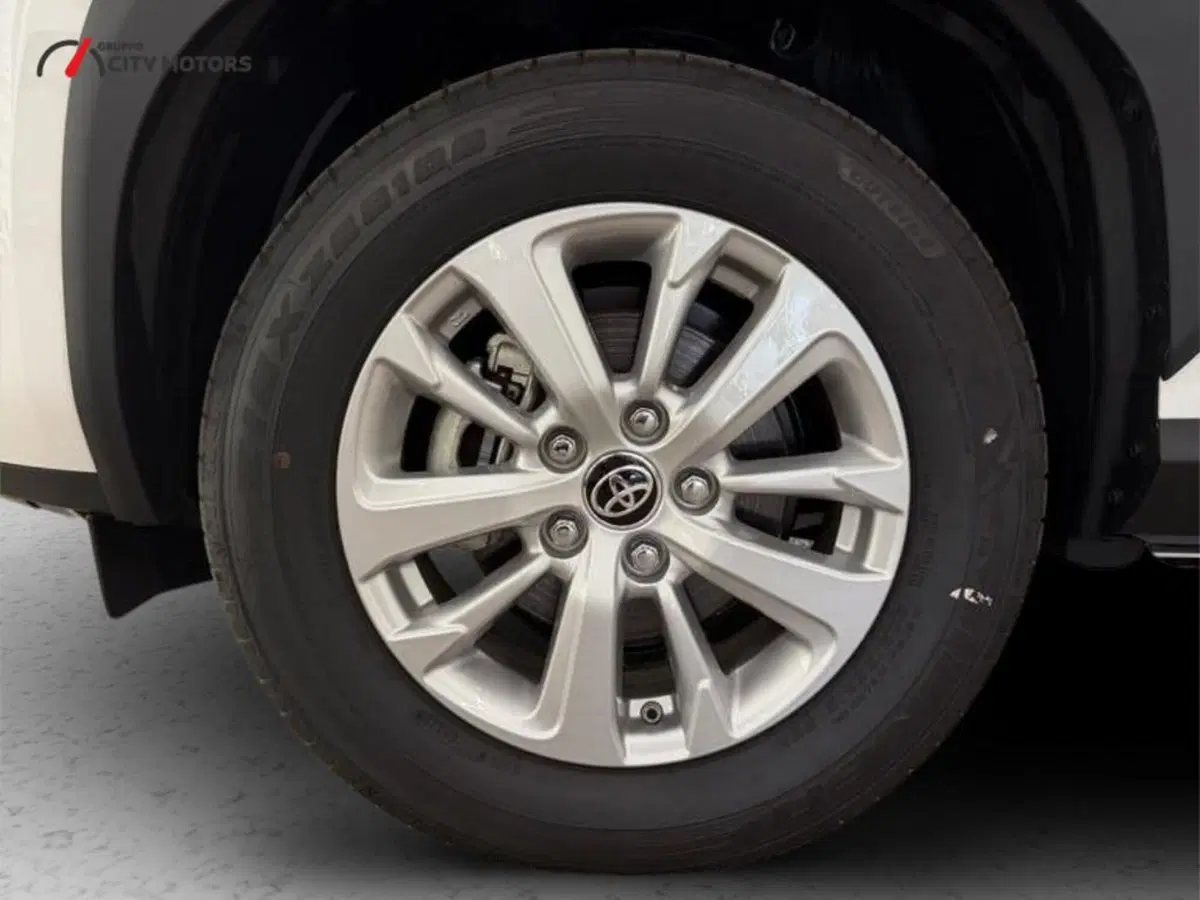 Toyota Yaris Cross nuova a Monza e Brianza (12)