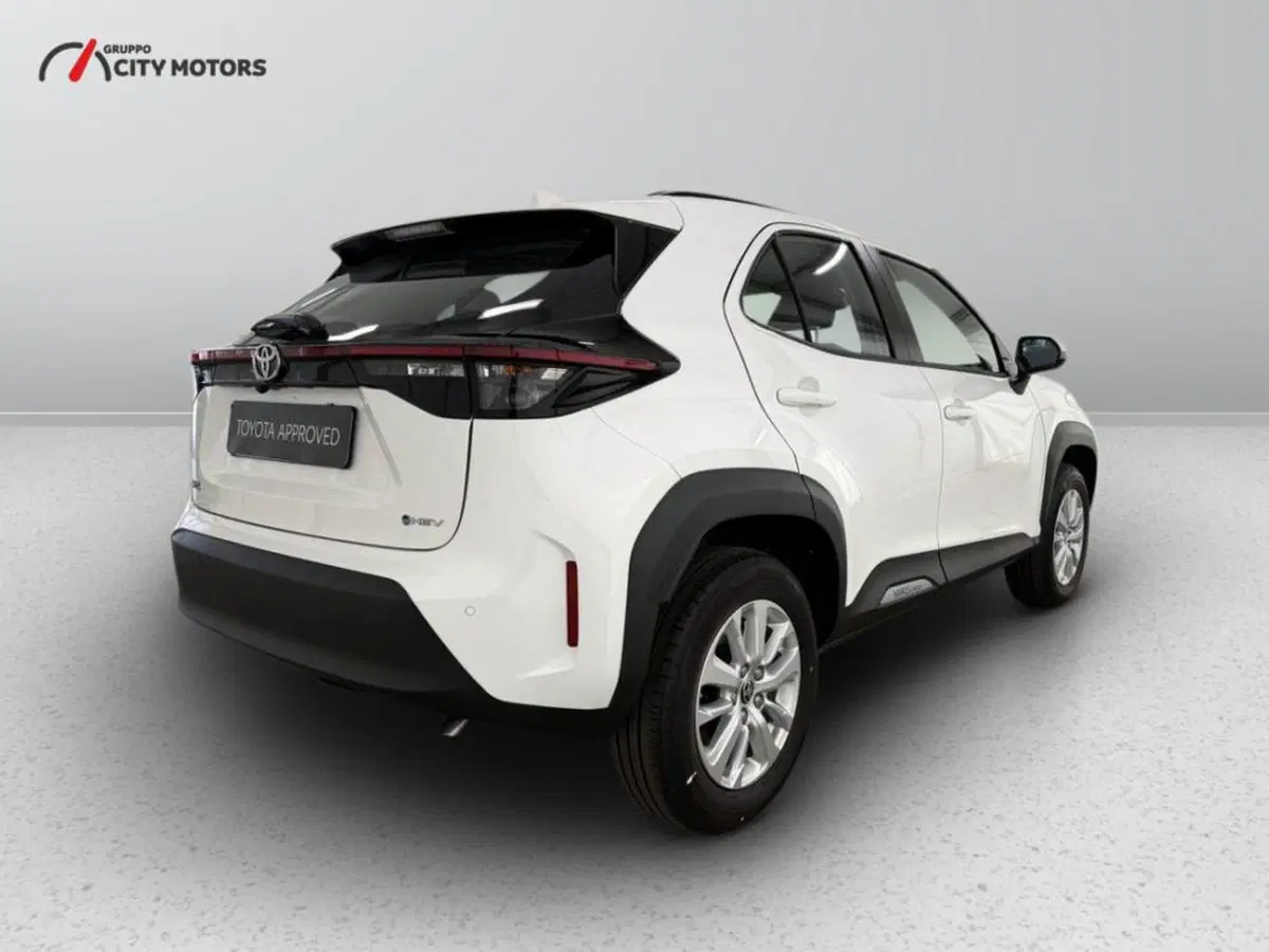 Toyota Yaris Cross nuova a Monza e Brianza (6)
