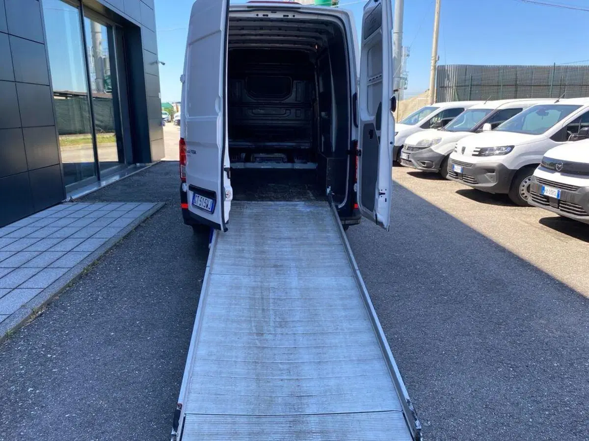 Volkswagen Veicoli Commerciali Crafter Furgone usata a Torino (13)