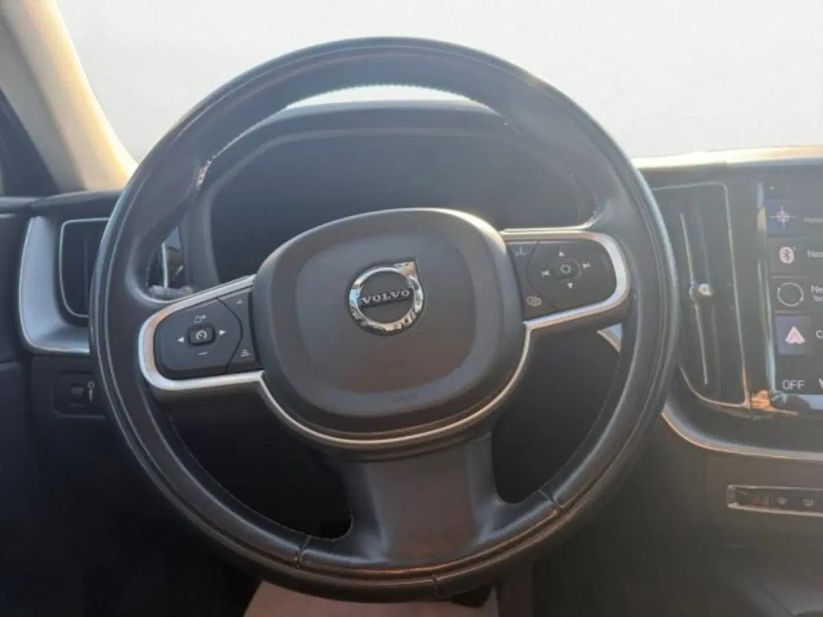 Volvo XC60 usata a Udine (8)