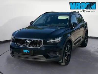 Volvo XC40 T2 Geartronic Momentum Core del 2022 usata a Tavagnacco