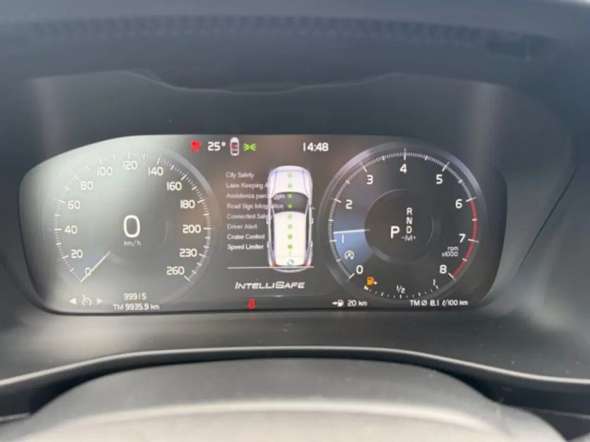 Volvo XC40 usata a Udine (11)