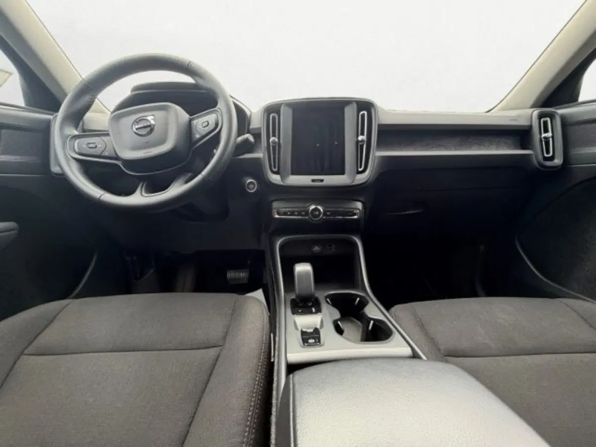 Volvo XC40 usata a Udine (9)