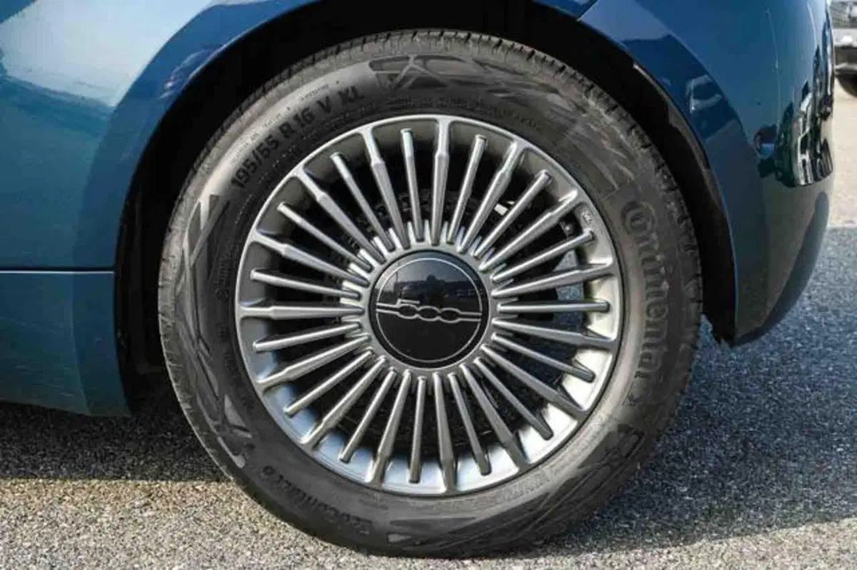 Fiat 500e usata a Torino (6)