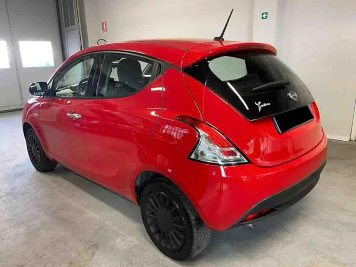 Lancia Ypsilon usata a Torino (4)