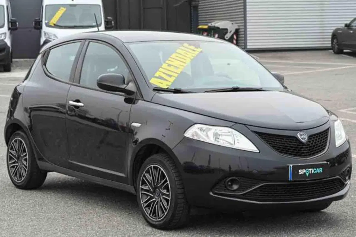 Lancia Ypsilon usata a Torino (2)