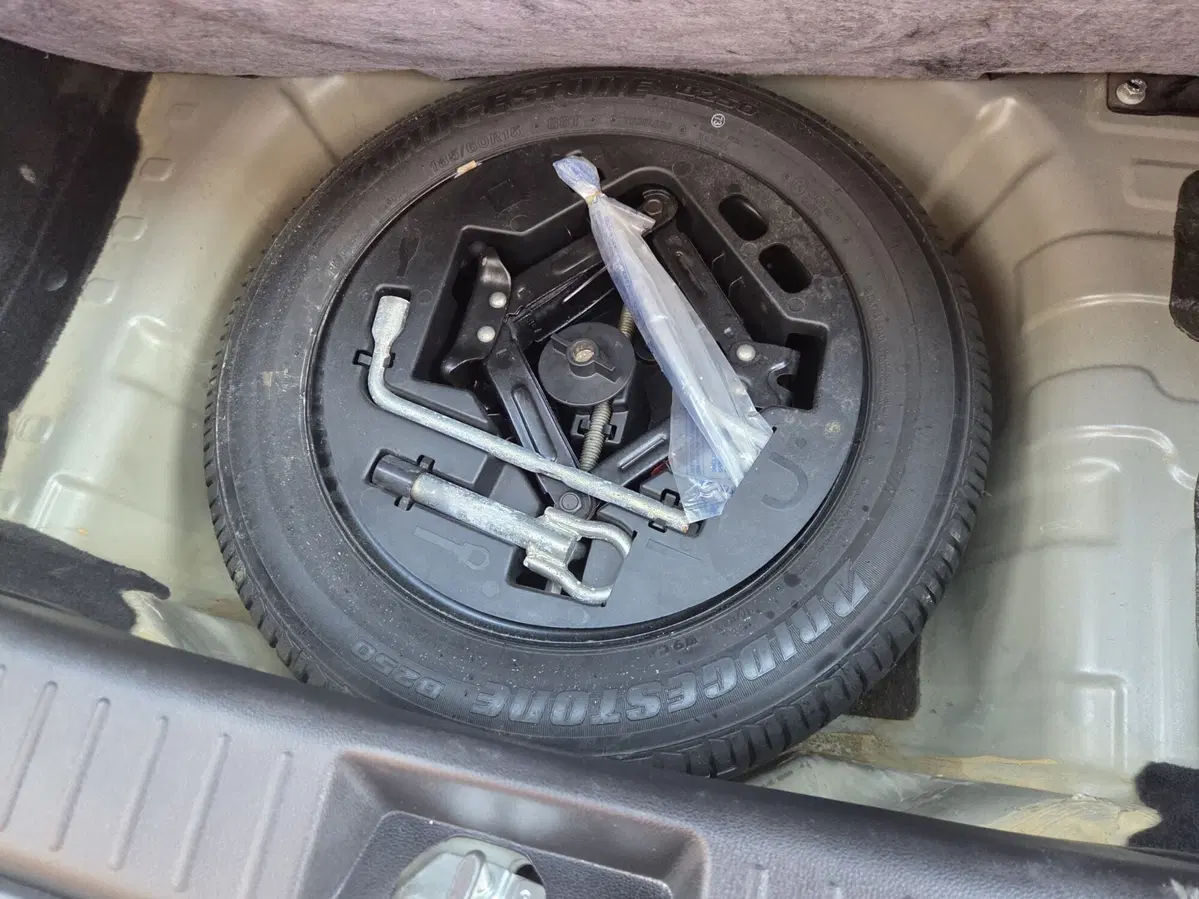 Mahindra KUV100 usata a Torino (17)
