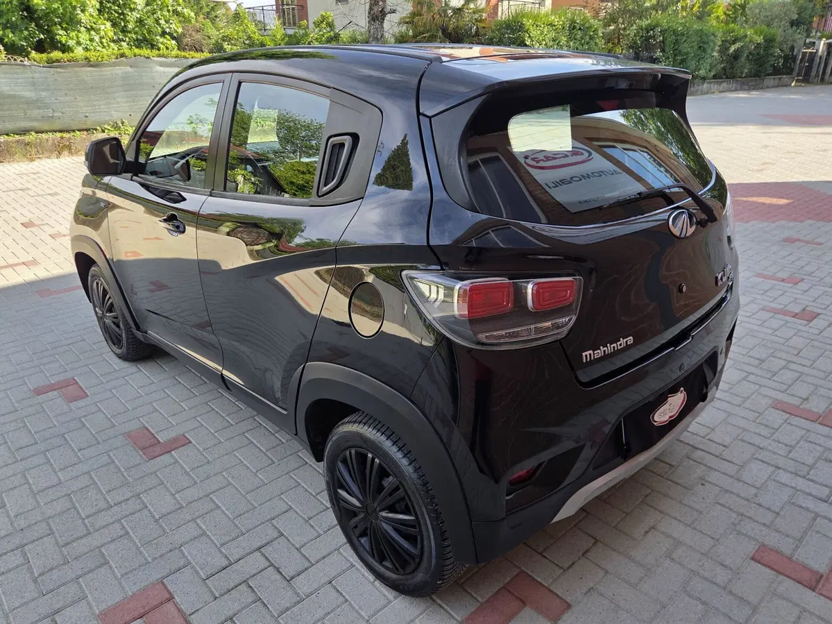 Mahindra KUV100 usata a Torino (4)