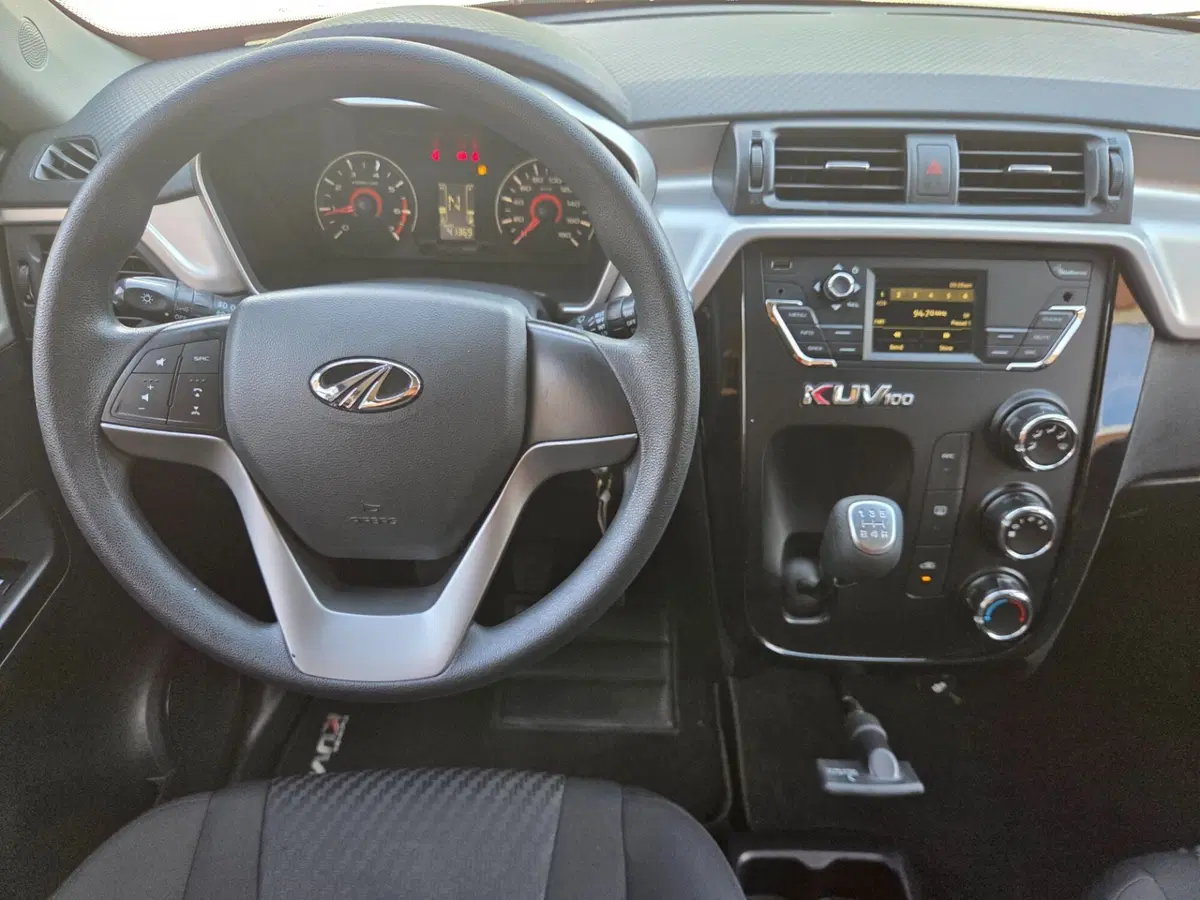 Mahindra KUV100 usata a Torino (8)