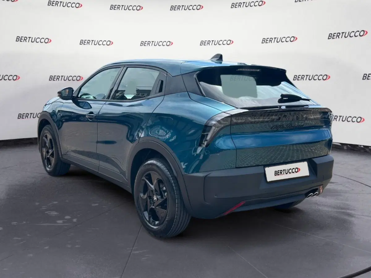 Alfa Romeo Junior nuova a Verona (4)