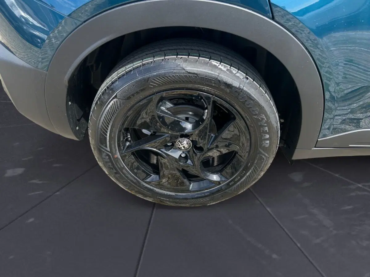 Alfa Romeo Junior nuova a Verona (7)