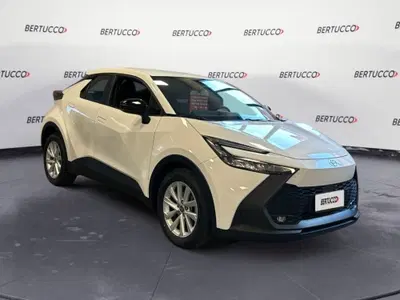 Toyota Toyota C-HR 1.8 hv Active eco fwd e-cvt del 2025 usata a Verona