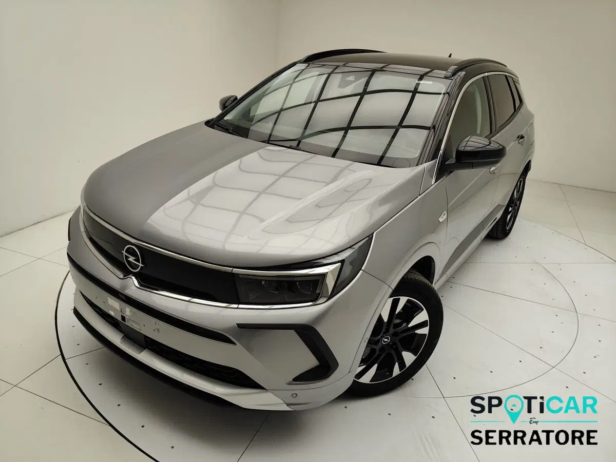 Opel Grandland nuova a Como (16)