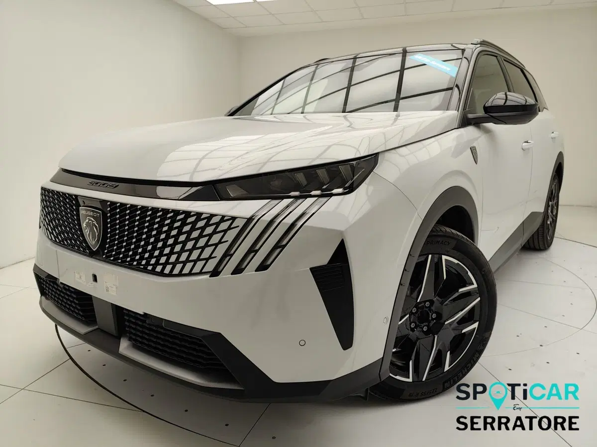 Peugeot 5008 nuova a Como