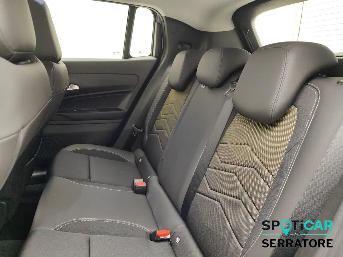 Jeep Avenger nuova a Como (12)