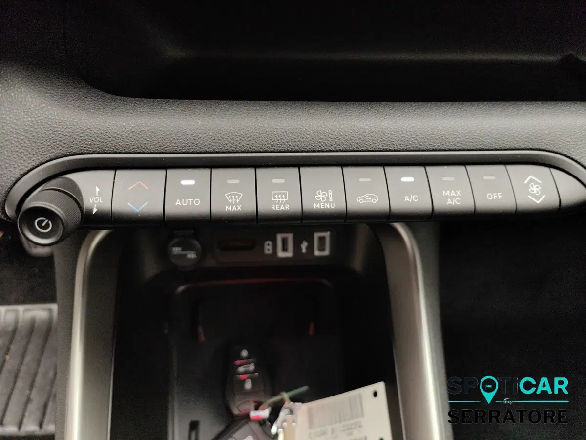 Jeep Avenger nuova a Como (16)