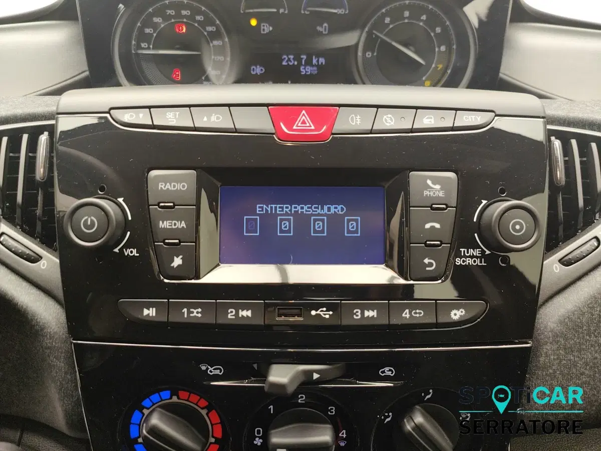 Lancia Ypsilon nuova a Como (10)