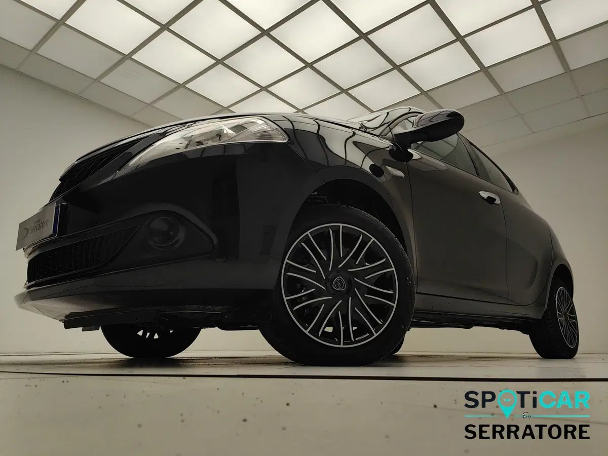 Lancia Ypsilon nuova a Como (13)
